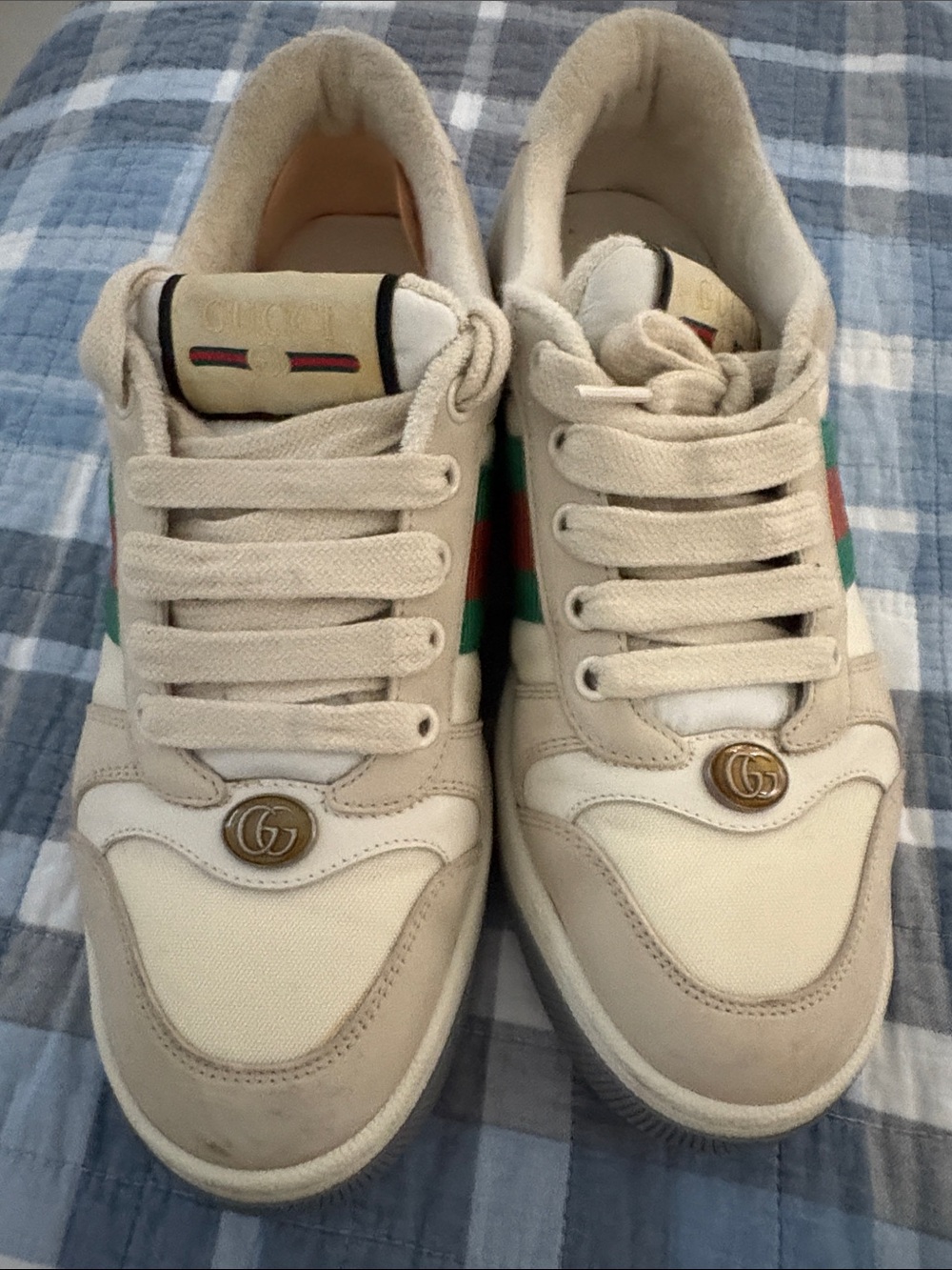 Gucci Men's Cream Sneakers with Green and Red Web Stripe